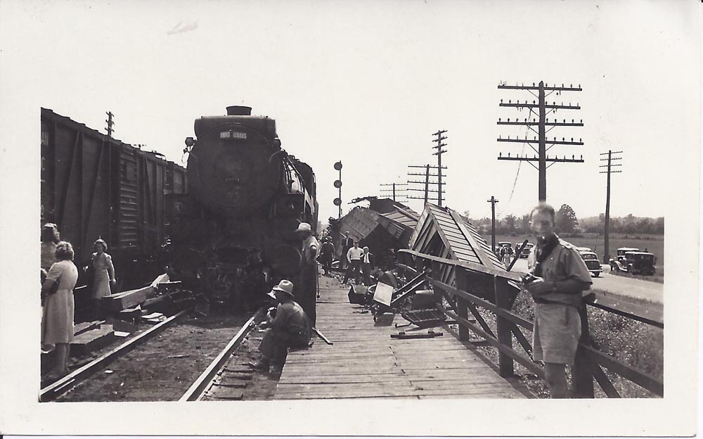 Railway Wrecks in the Ottawa Area -1942 Glen Tay